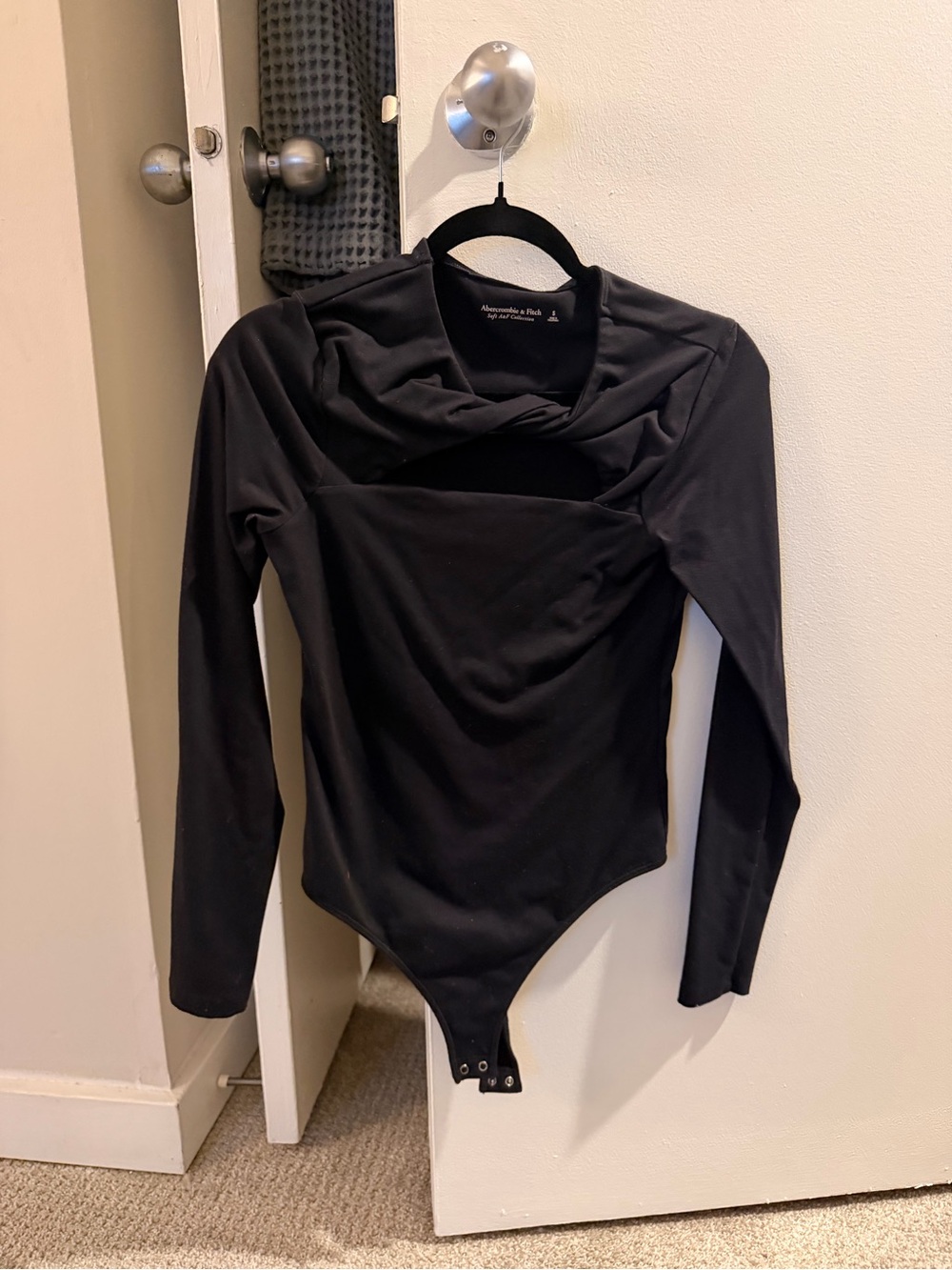 Abercrombie Black Long-Sleeve Twist Neck Bodysuit